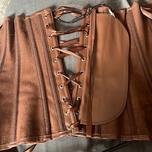 PRETTY LITTLE THING- Brown Corset - Picture 4 of 5